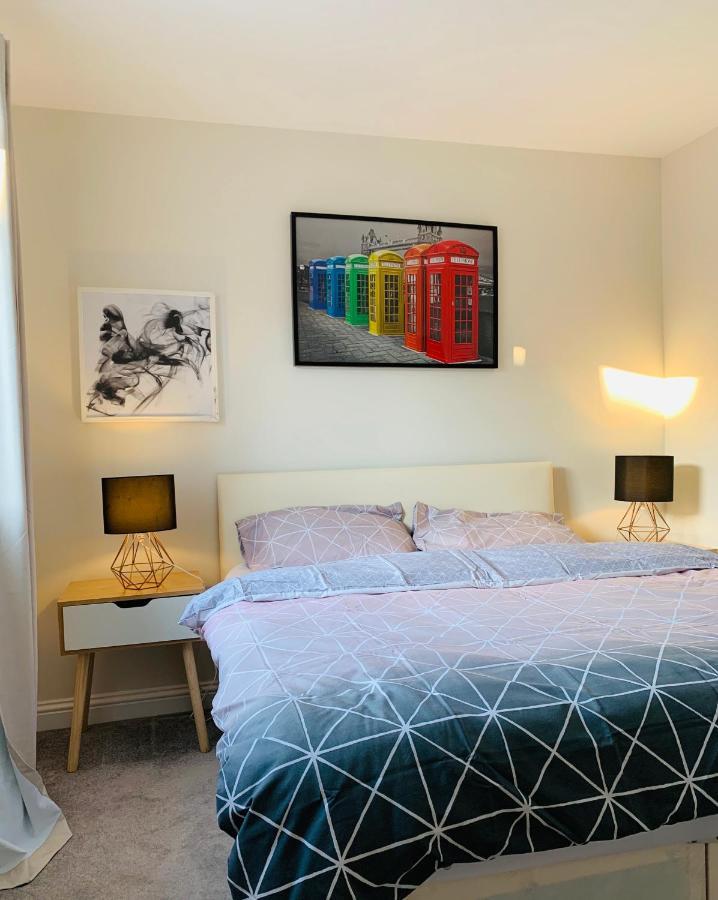 Whyte, Modern 3 Bed House With Garden, Sleeps 9, Free Parking, Sittingbourne City Centre, Kent Exteriér fotografie