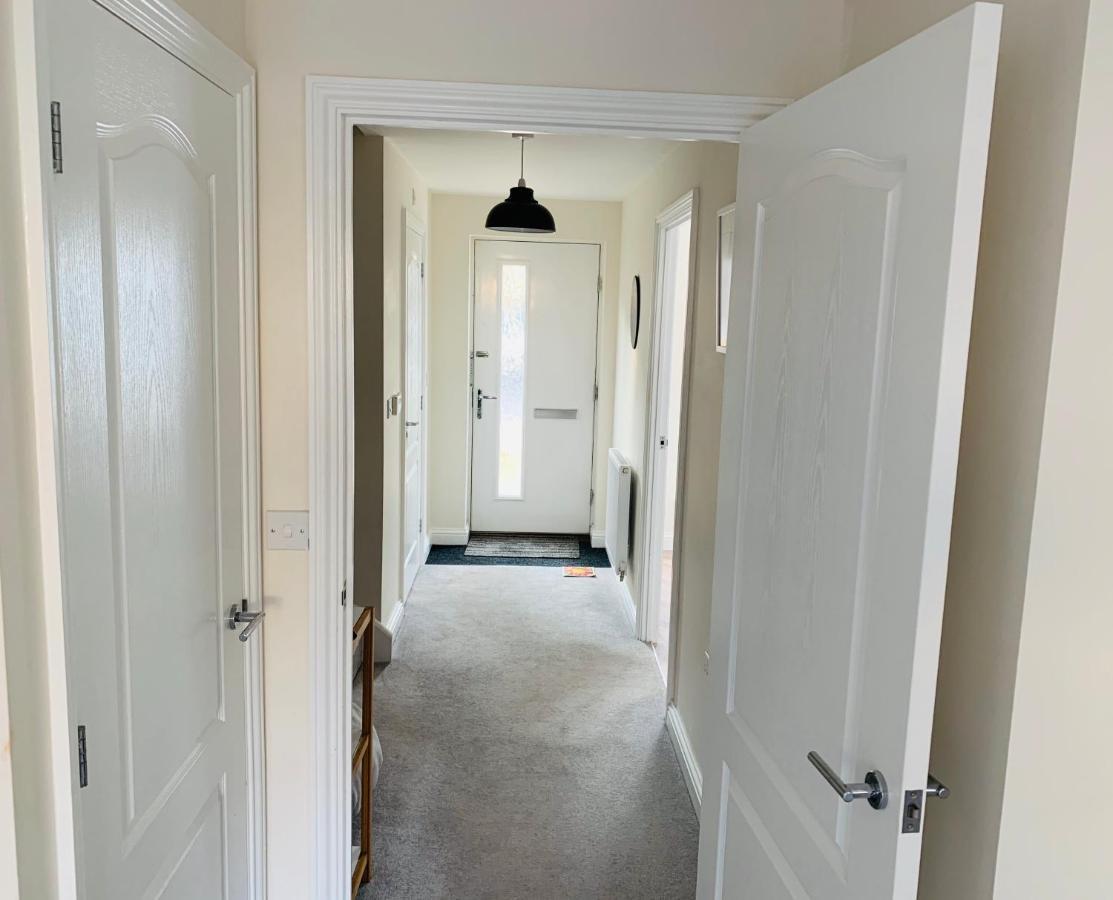 Whyte, Modern 3 Bed House With Garden, Sleeps 9, Free Parking, Sittingbourne City Centre, Kent Exteriér fotografie