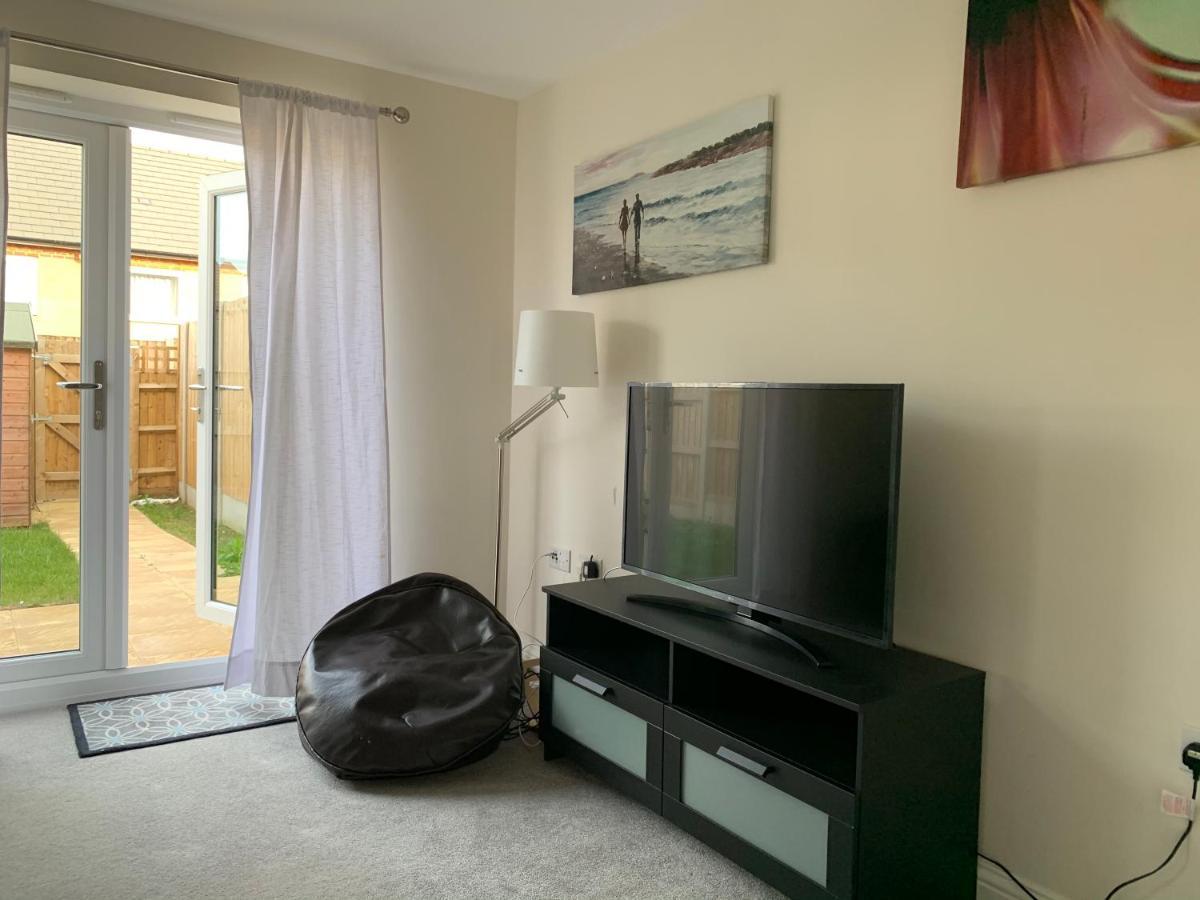 Whyte, Modern 3 Bed House With Garden, Sleeps 9, Free Parking, Sittingbourne City Centre, Kent Exteriér fotografie