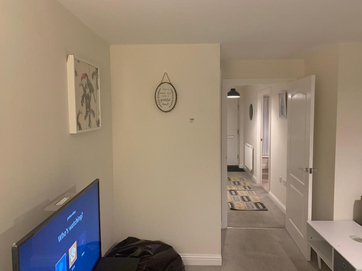 Whyte, Modern 3 Bed House With Garden, Sleeps 9, Free Parking, Sittingbourne City Centre, Kent Exteriér fotografie